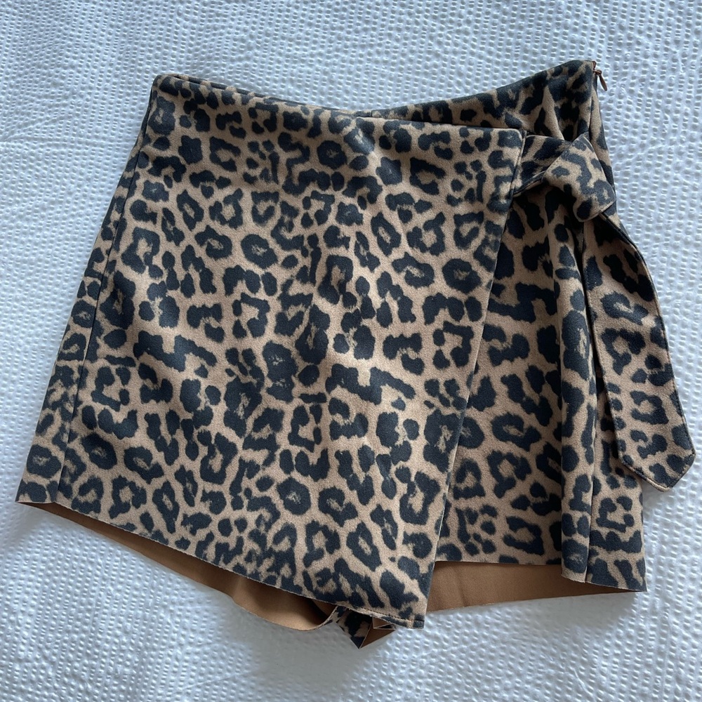 Zara Leopard Skort